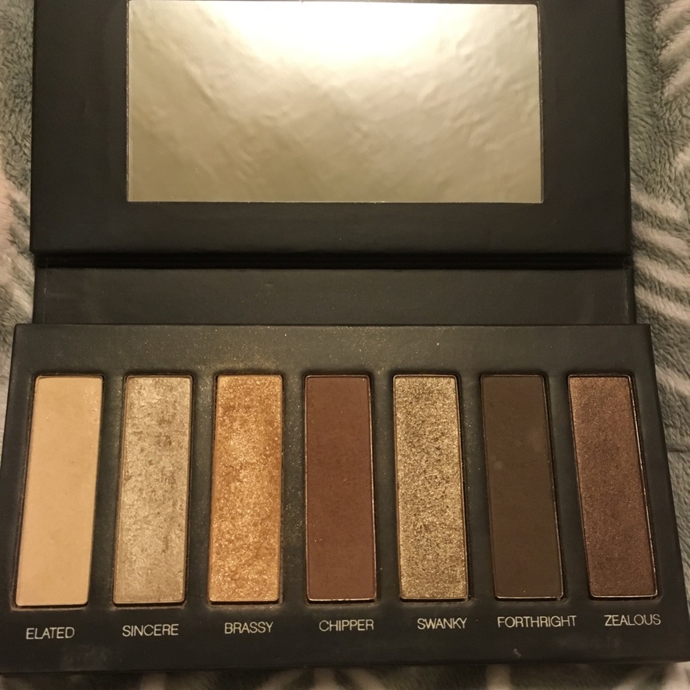 Younique Addiction Palette 1